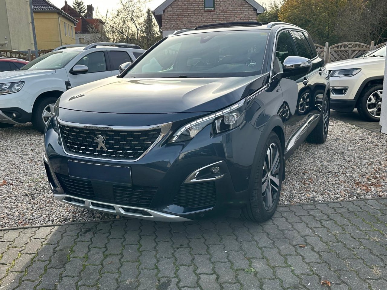 PEUGEOT 5008