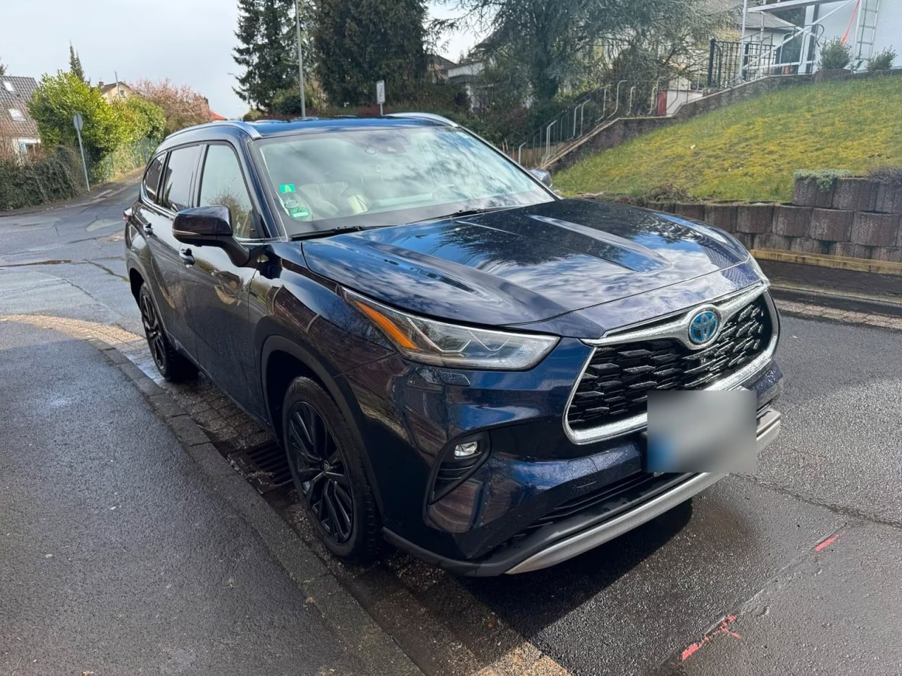 TOYOTA HIGHLANDER