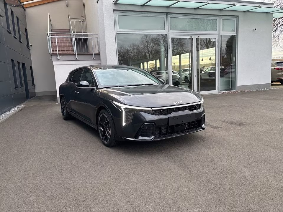 KIA K4