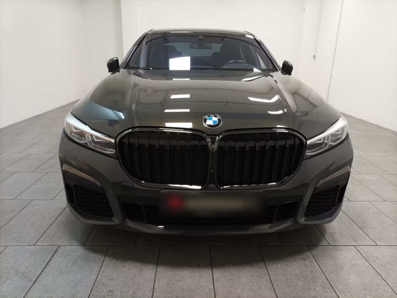 BMW 750