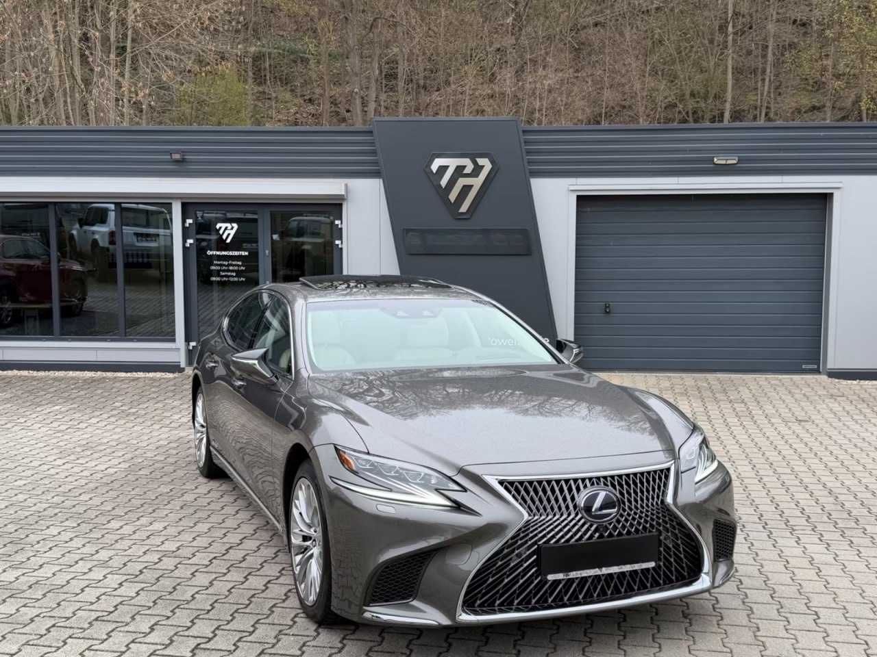 LEXUS LS 500h AWD